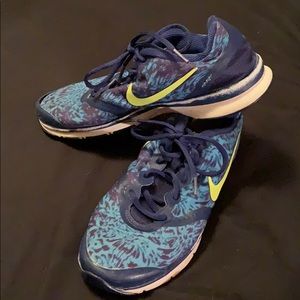 Women’s Nike shoes